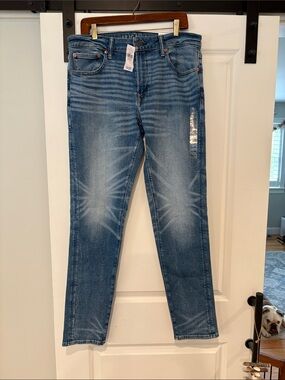 American Eagle Outfitters Men’s Washed Blue Slim Straight Jeans